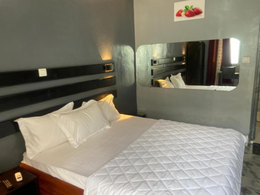 Sunrise Center Bonapriso 111 Ξενοδοχείο Ντουάλα Εξωτερικό φωτογραφία