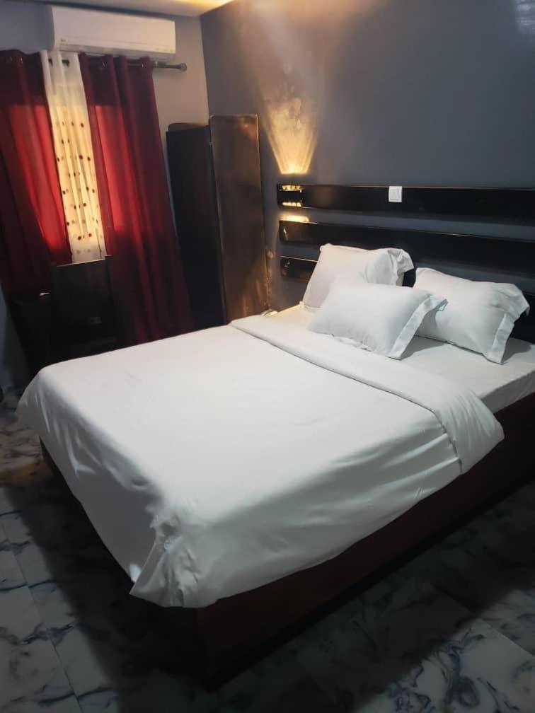 Sunrise Center Bonapriso 111 Ξενοδοχείο Ντουάλα Εξωτερικό φωτογραφία